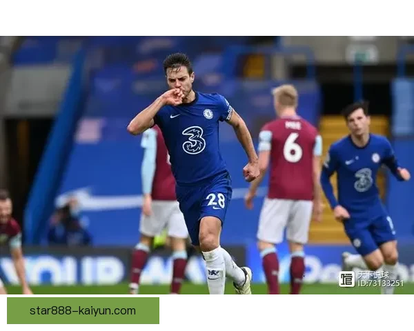 久保建英国家队首秀状态回暖，展现出极佳的潜力与竞争力